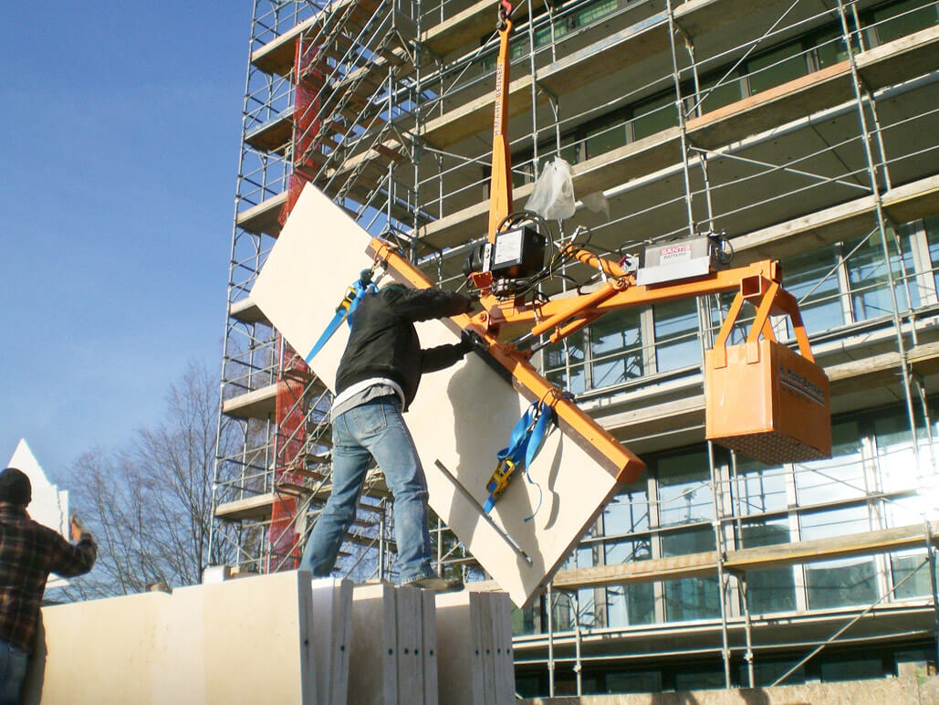 Eine beeindruckende Natursteinfassade - «E-Science Lab HIT», ETH Zürich